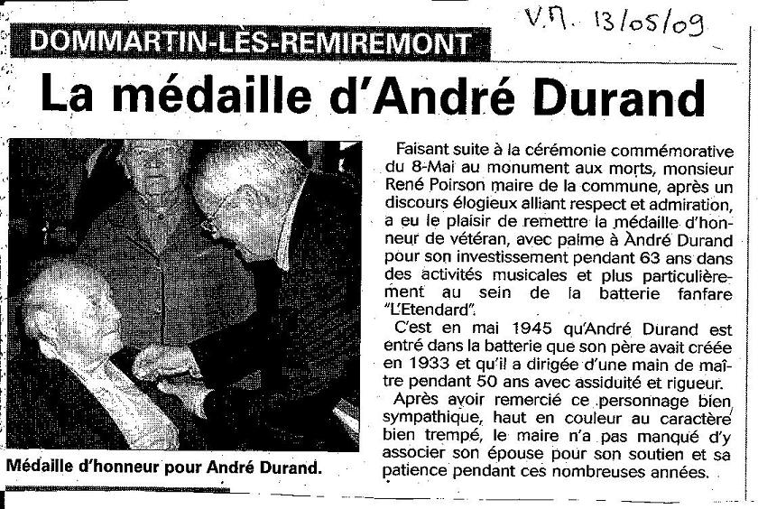 remise de m&eacute;daille &agrave; Andr&eacute; Durand