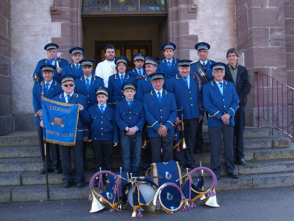 à la sortie de l`église de Julienrupt